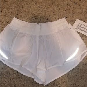 BRAND NEW LULU HOTTY HOT SHORTS